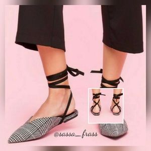 ❤CLEARANCE❤ Plaid Lace-up Flats, Size 9M. NWT